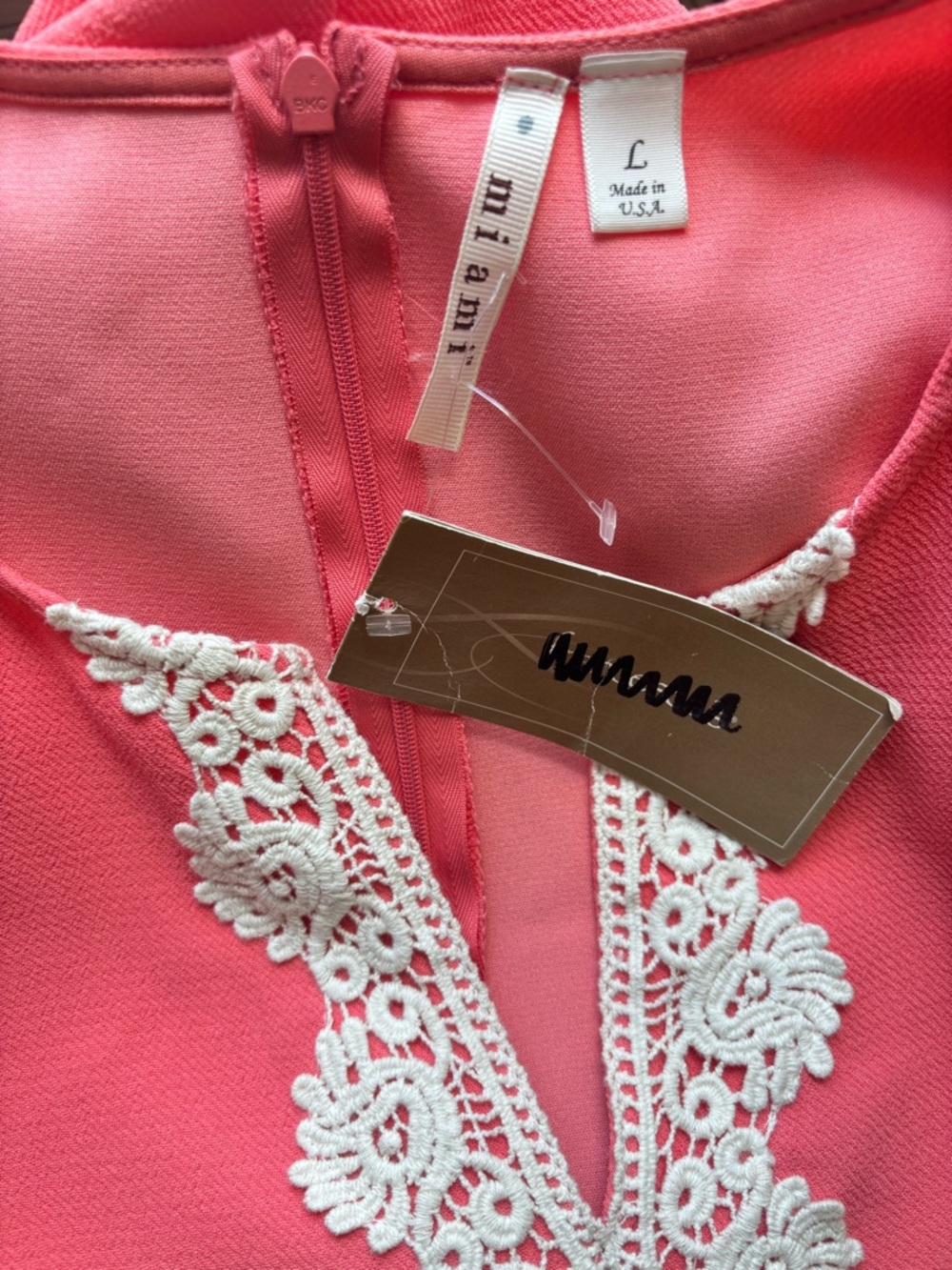 Francesca’s Miami Coral Sleeveless Dress with Ivory Crochet Trim Back zipper NWT - Picture 16 of 16